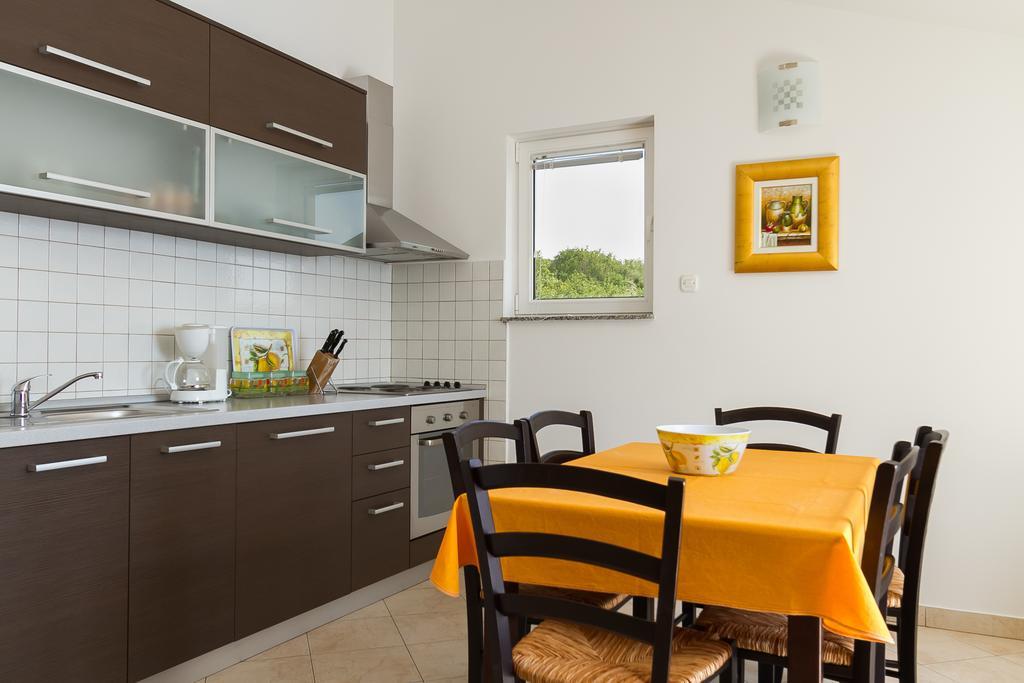 Apartments Vukelic Klenovica Camera foto
